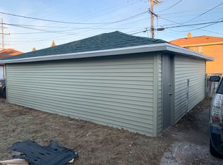 5726 N 77th St, Milwaukee, WI 53218