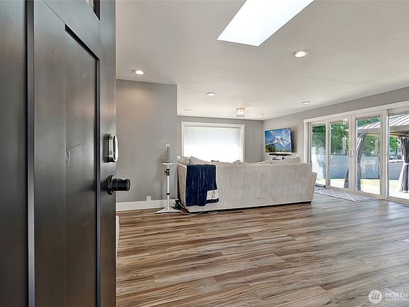 2nd image of 2406 Taylor Street