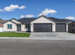 6105 Woodbine Dr, Pasco, WA
