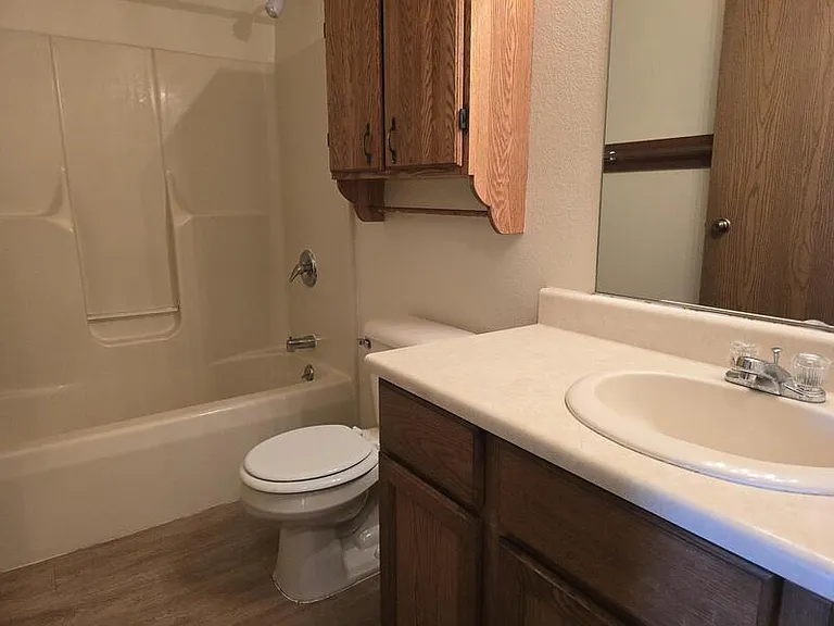 230 Robbins St #6 — Photo 12