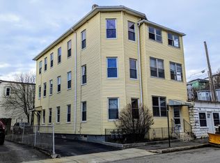 5 Plum St APT 3, Worcester, MA 01604