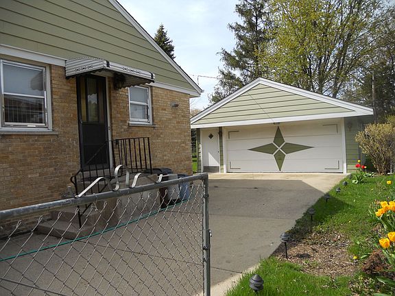 5th image of 7922 W Elm Dr