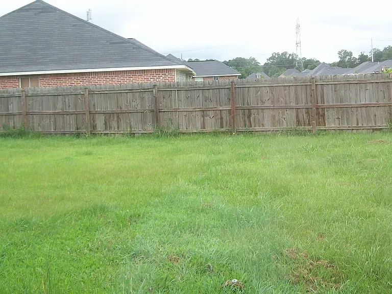 26043 Wimbledon Ave — Photo 26