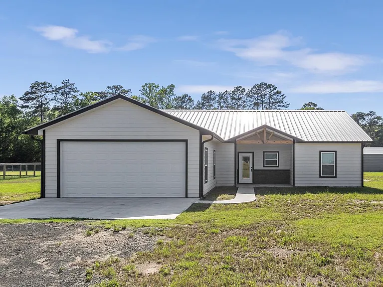 405 County Road 62 — Photo 3