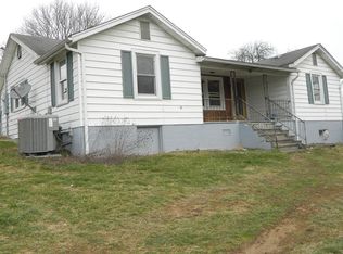 775 W Chilhowie St, Marion, VA 24354