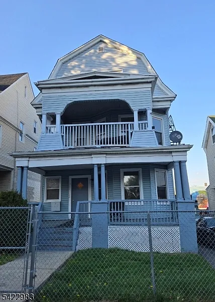3 bed, 1.0 bath, $2,300 — Photo 1