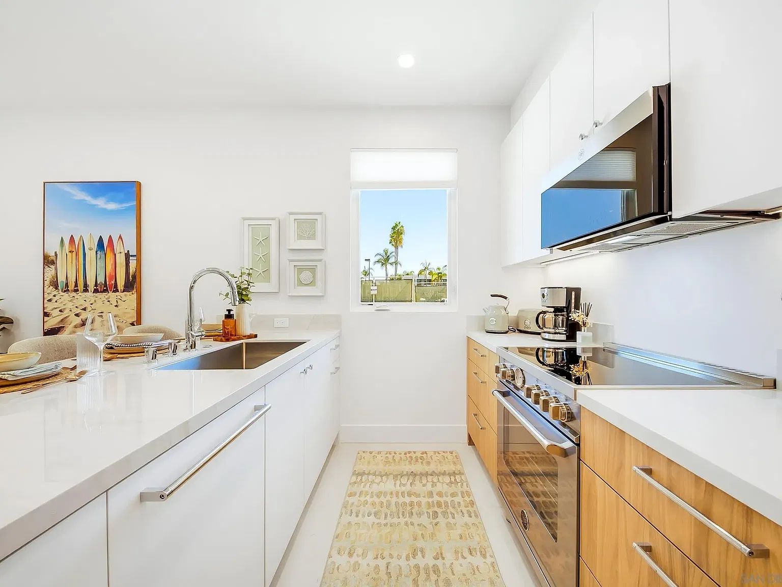 2 bed, 2.0 bath, 718 sqft, $6,000 — Photo 4