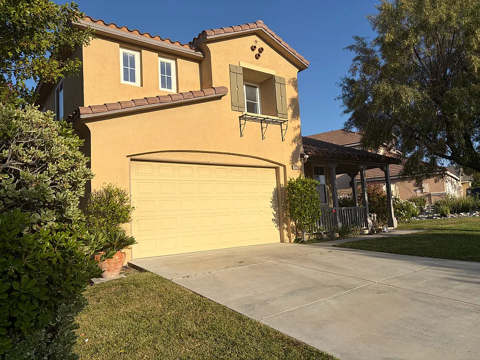 28330 Linda Vista St