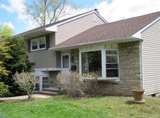 1478 Makefield Rd, Yardley, PA 19067