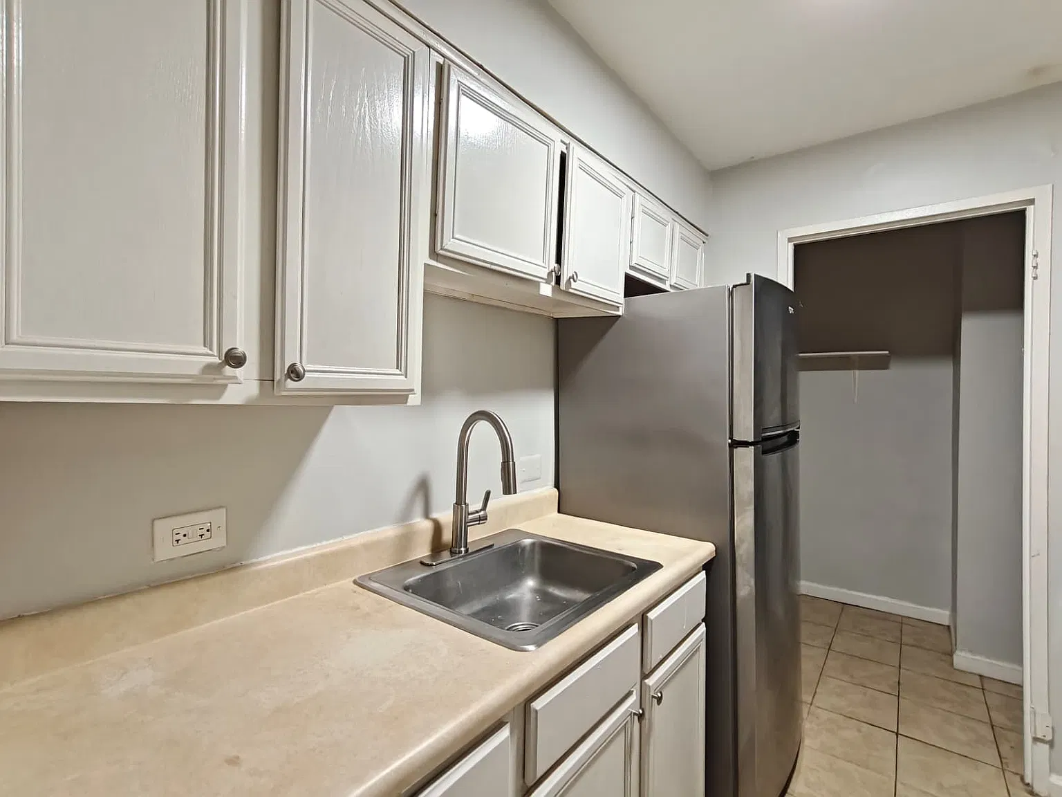 4891 Stenton Ave — Photo 4