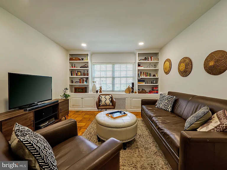 1608 W Abingdon Dr #102 — Photo 7