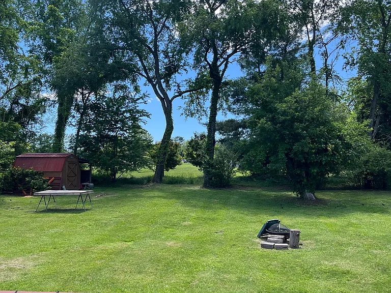 910 Giles Rd — Photo 12
