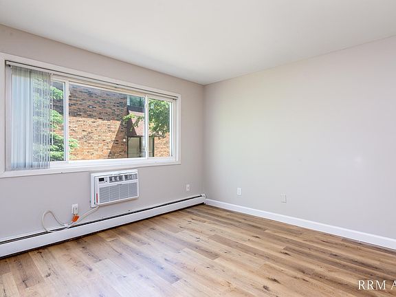 3rd image of 2931 27th St #105