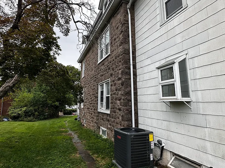 37 N Spring Garden St — Photo 16