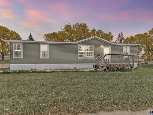 604 N Swan Pl, Sioux Falls, SD 57107
