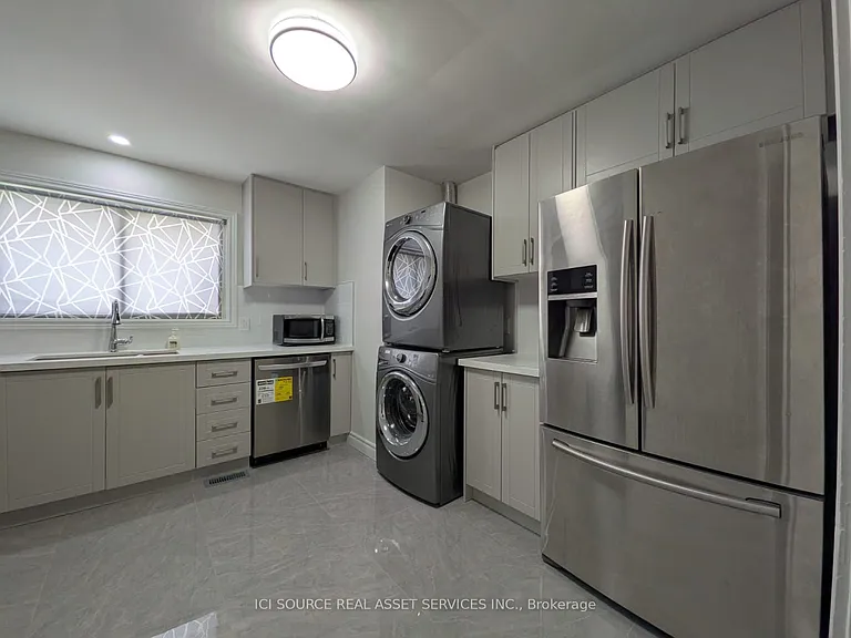 21 Parkdale Dr #A — Photo 13