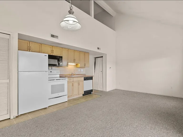 510 Abby Ln #7 — Photo 12
