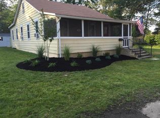 16 Laurel Ave, Pine Beach, NJ 08741