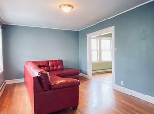 8 Dartmouth St #1, Arlington, MA 02474