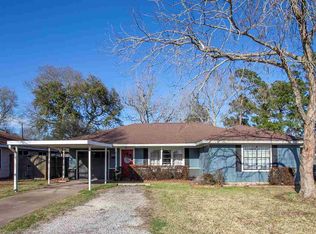 5248 Grant Ave, Groves, TX 77619