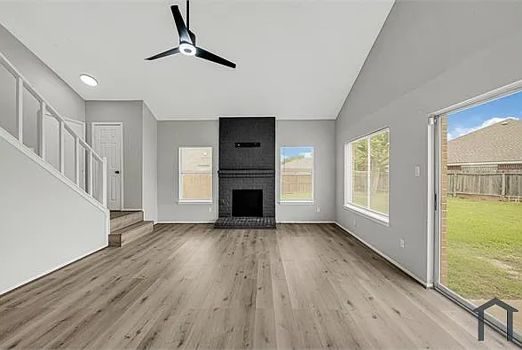 8119 Crestwick Dr — Photo 6