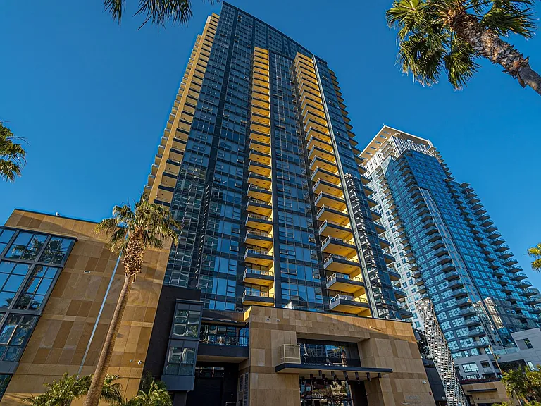 1325 Pacific Hwy #1603 — Photo 17