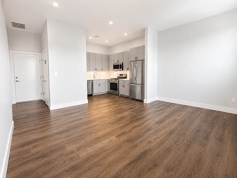 554 Broadway #204 — Photo 4