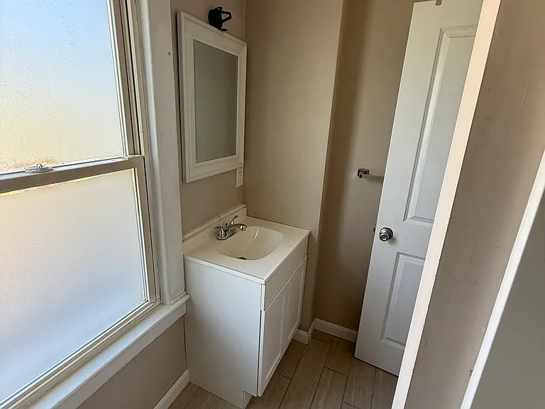 222 N Cherry St — Photo 12