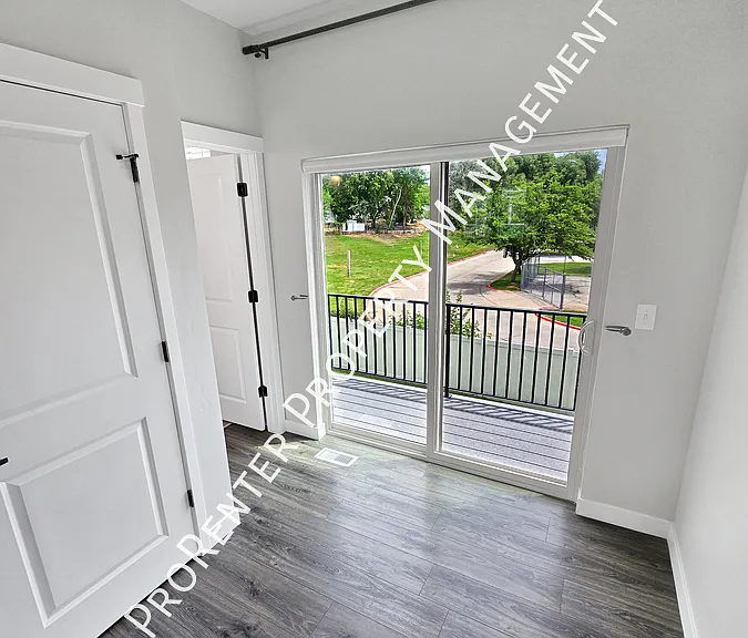 2516 N Knights Ln — Photo 19