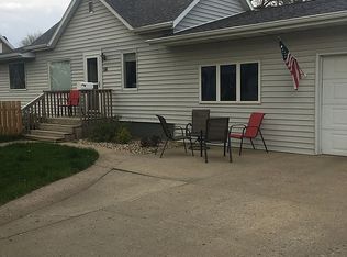 116 N Liberty Ave, Madison, SD 57042