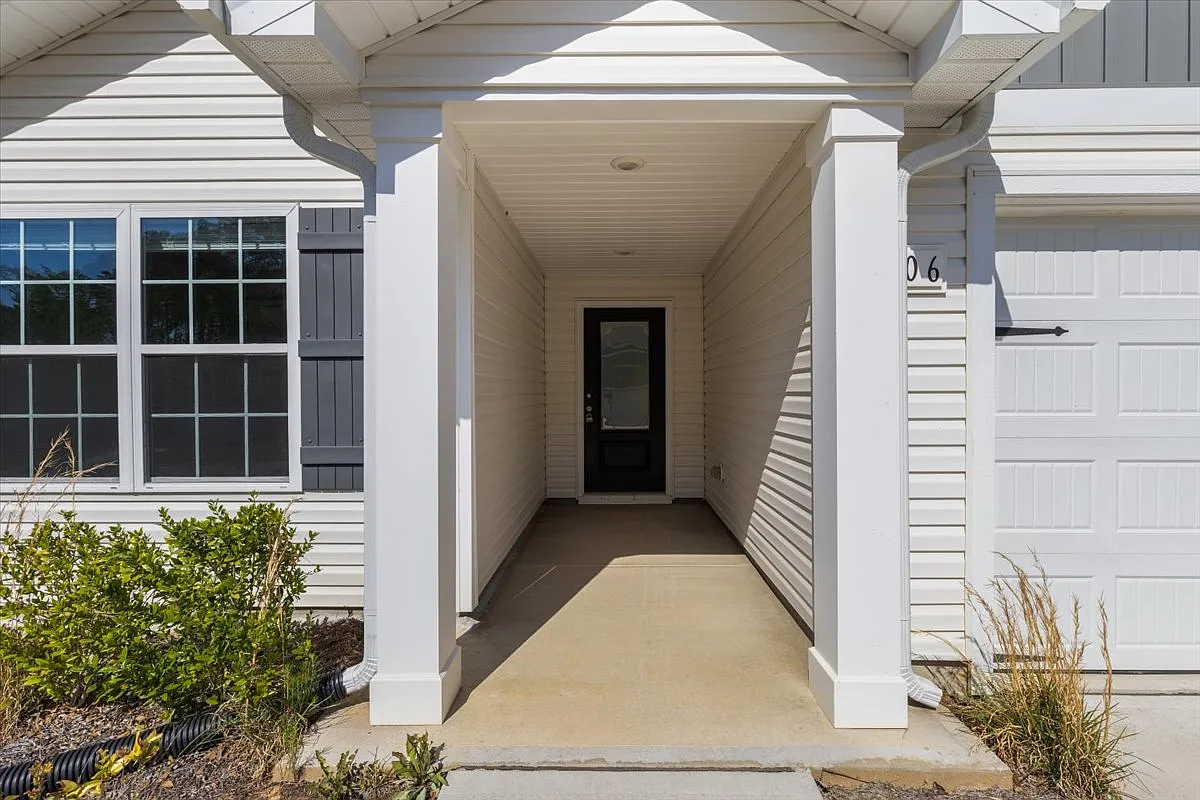 Building Photo - 106 Ivy Bank Dr