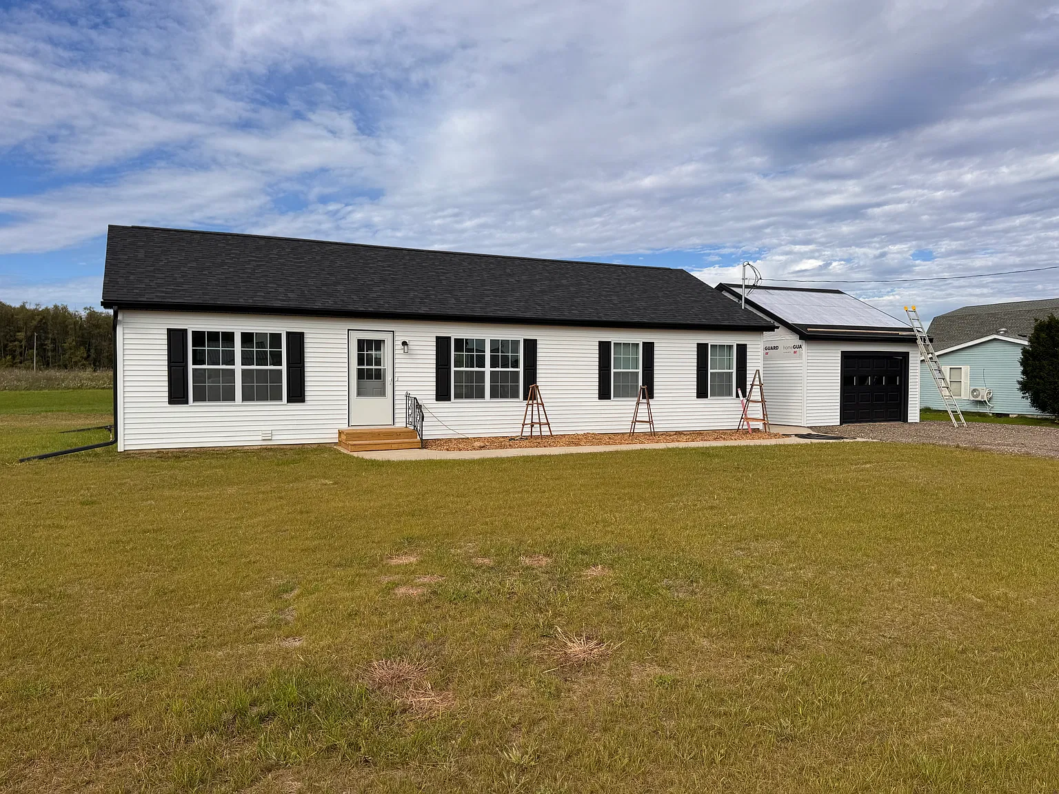 3 bed, 1400 sqft, $1,800 — Photo 2