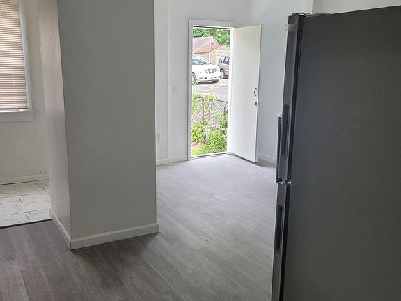 4th image of 59 Washington St #1
