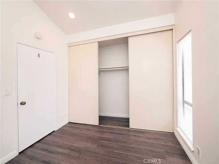 328 W 7th St — Photo 21