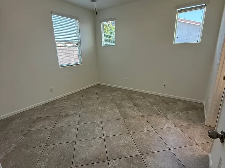 120 S Alberta Cir — Photo 4