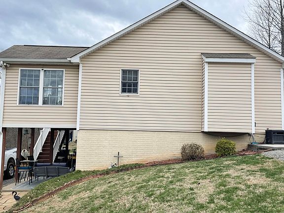 2nd image of 1236 Carroll Rd