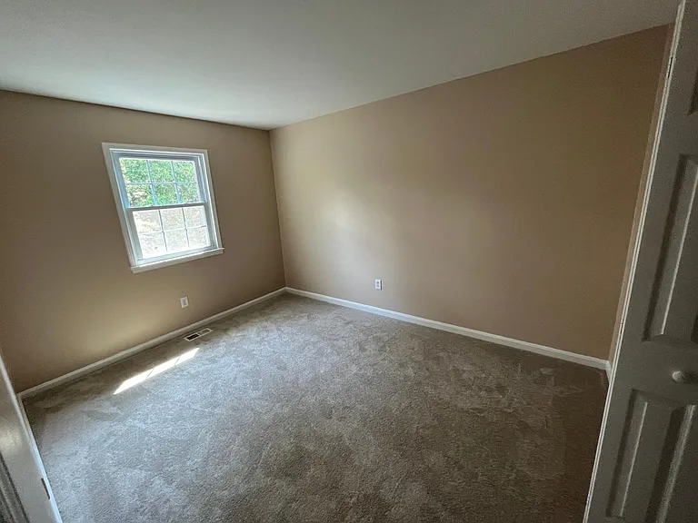 2090 Pilgrim Dr — Photo 40