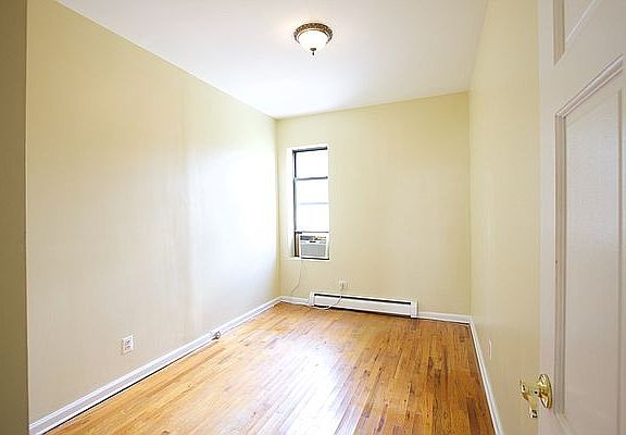 2nd image of 150 W 123rd St APT 4