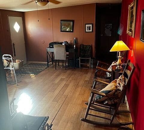 5th image of 6736 Victoria Ln