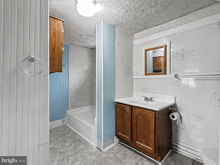 5949 Conover Rd — Photo 8
