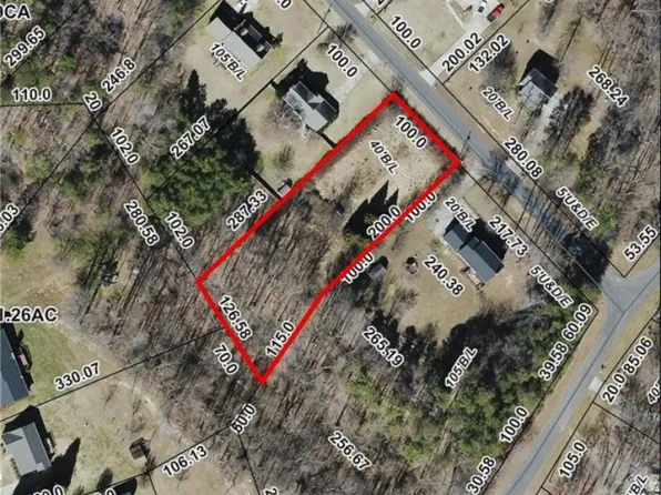 5050 Commodore Ln, Walnut Cove, NC 27052