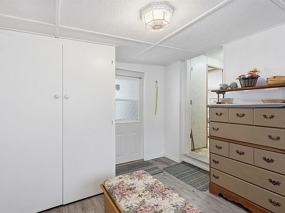 4th image of 2401 Ord Rd #27