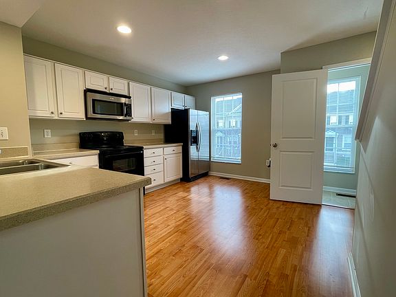 4th image of 5278 Royal Arch Cascade Dr