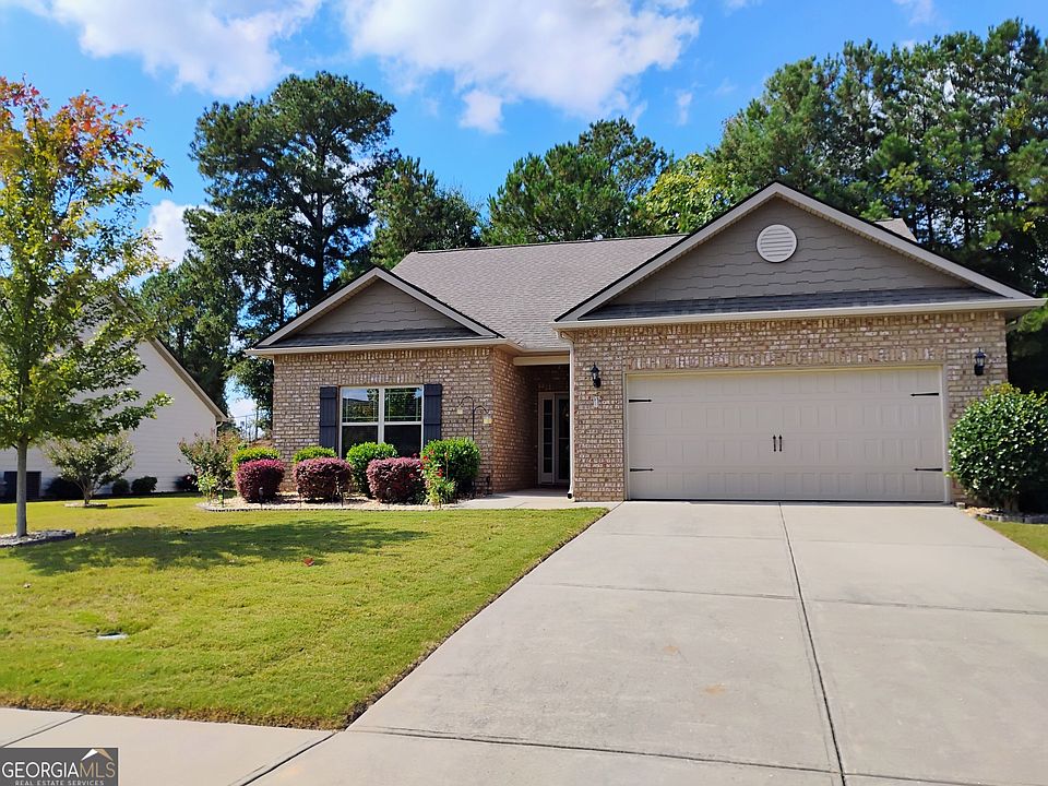 2nd image of 825 Hidden Hollow Cir
