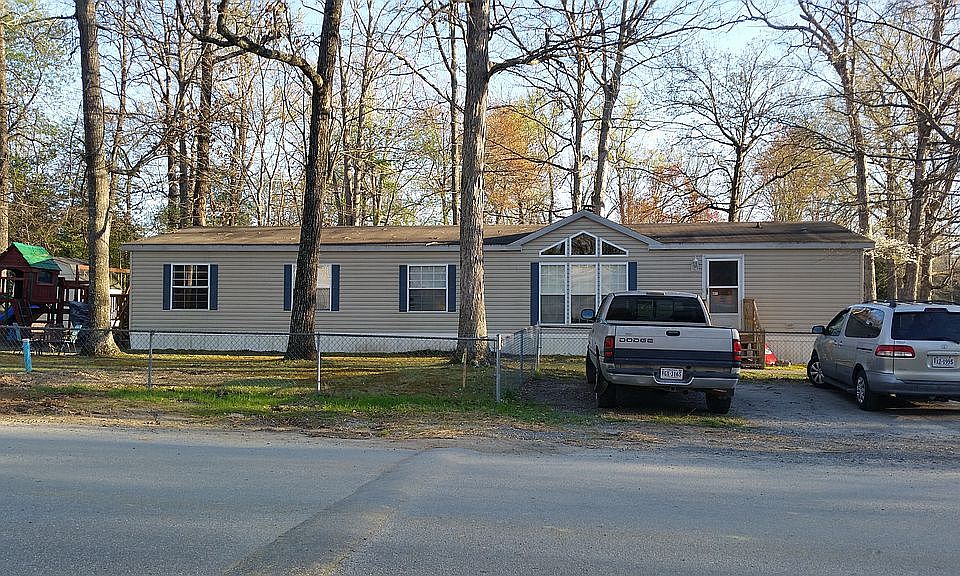 1st image of 5 Hickory Ln