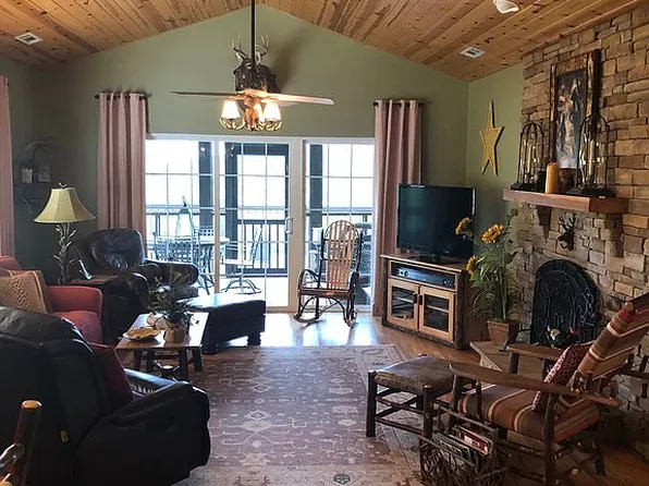 559 Killearney Way Unit 301, Clayton, GA 30525