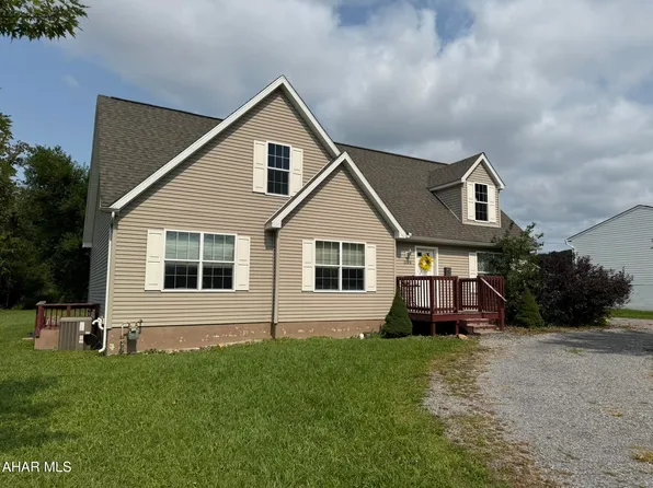 5104 Oak Ave, Altoona, PA 16601