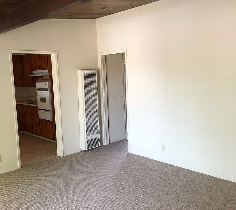 2nd image of 25030 Oak St APT F