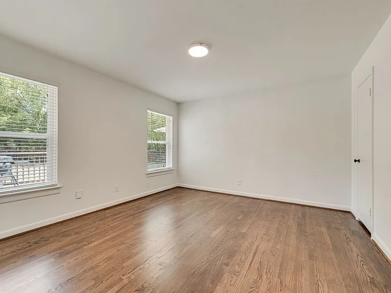 9506 Mercer Dr — Photo 14