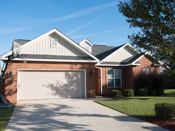 221 Amber Dr, Byron, GA 31008